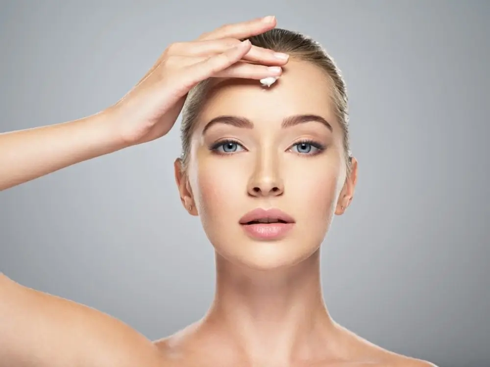 طرق تصغير الجبهة وأهم التعليمات حول النصائح بعد العملية 4 مميزات عملية تصغير الجبهة بزراعة الشعر