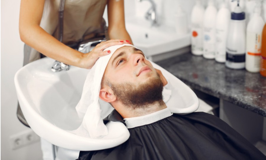 متى يمكن العودة للحياة العادية بعد زراعة الشعر