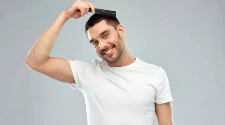 استخدام المشط بعد زراعة الشعر